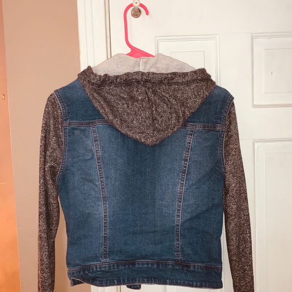 Jean jacket - Picture 2 of 3